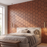 Hexagon gerookt eiken wandpaneel achter het bed in slaapkamer