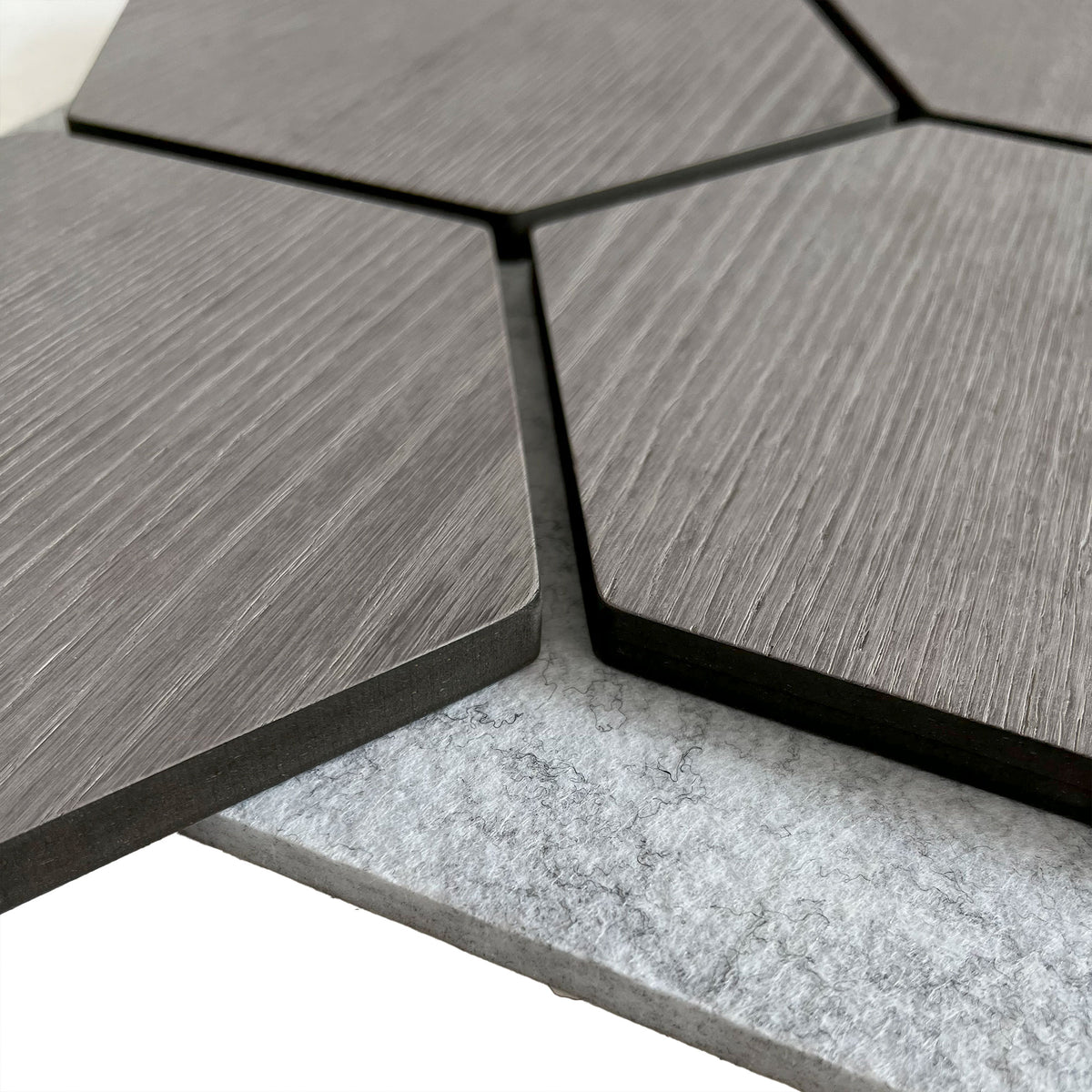 Sample hexagon wandpaneel grijs walnoot met grijs vilt 3